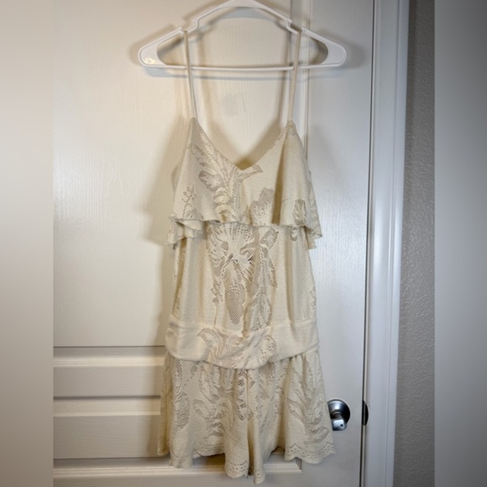 Tart Lace Short Romper Deep V-Neck Back Size Small EUC #2202